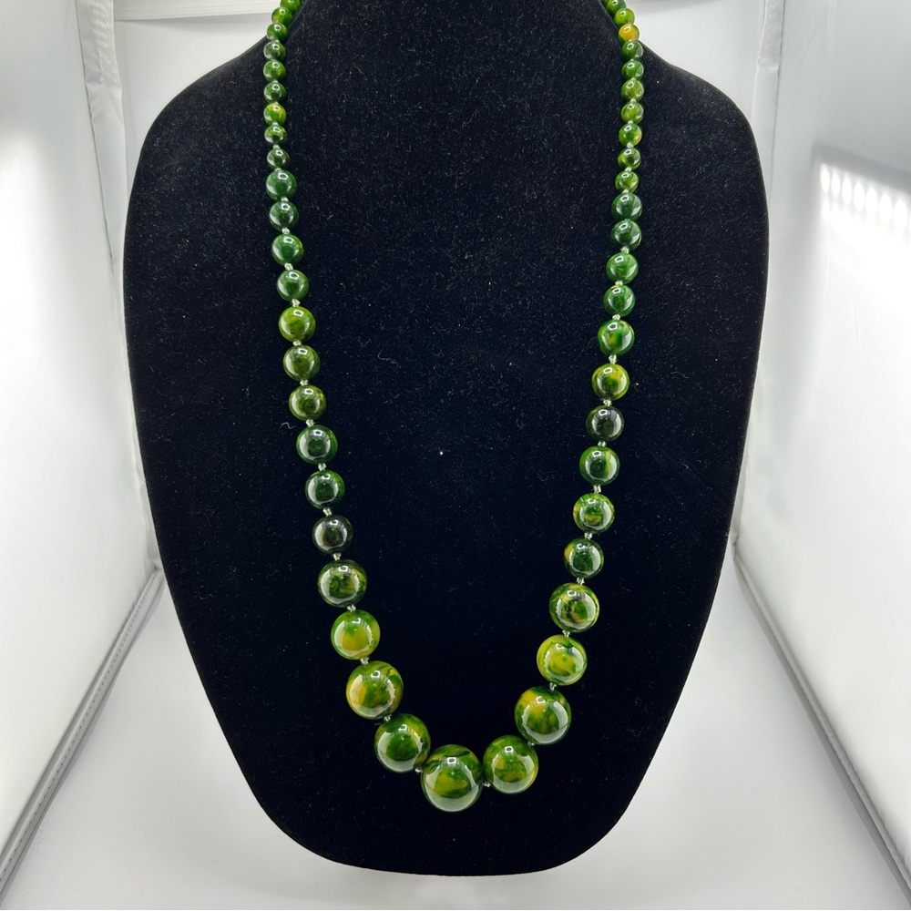 Vintage Green & Yellow Bakelite Necklace